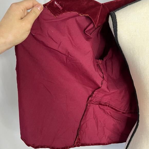 Adorable Vintage Velvet Top - Picture 7 of 8